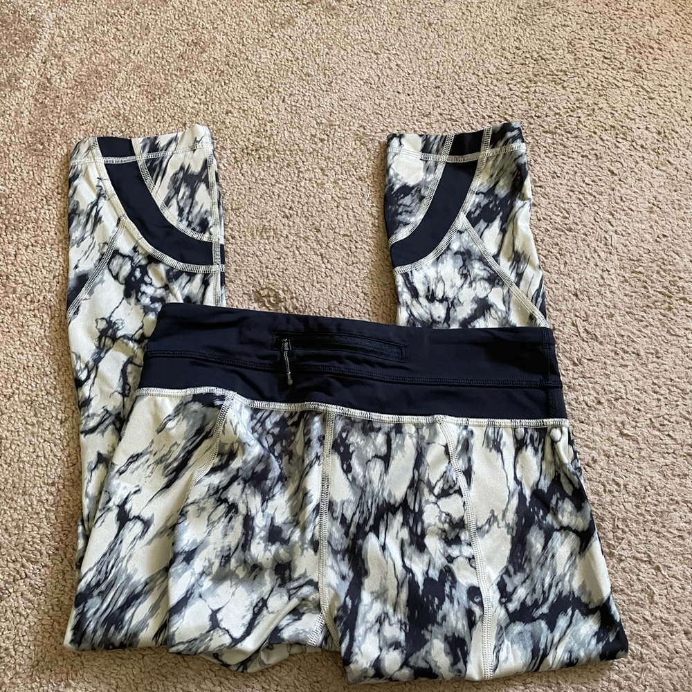 Lululemon workout pants - Picture 2 of 3